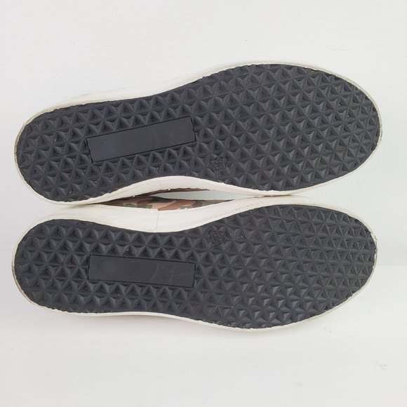 Meline, Camo Rivets All Leather Lace-up Sneaker, Sz 6M - Picture 6 of 8